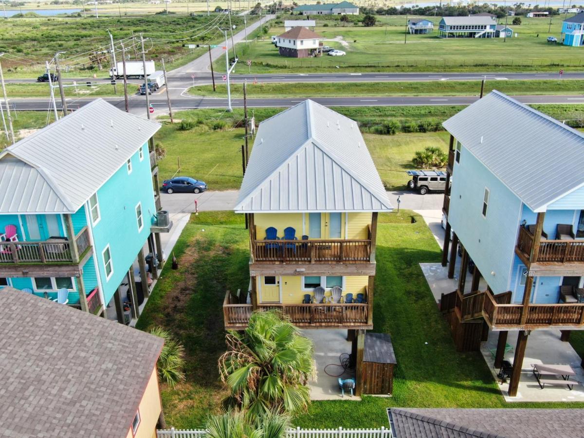 Yellow Beach Haven, Decks, Views, Mere Steps To Sand Galveston Kültér fotó