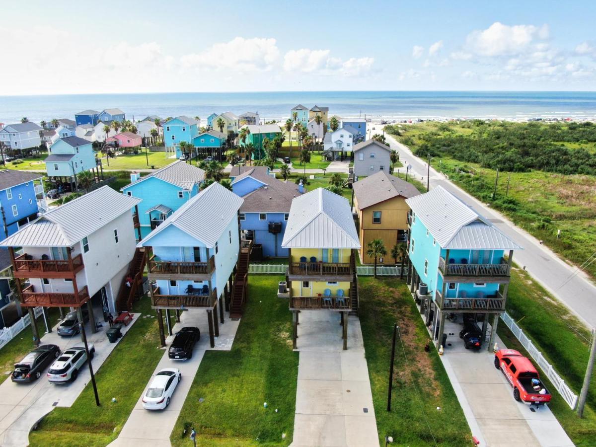 Yellow Beach Haven, Decks, Views, Mere Steps To Sand Galveston Kültér fotó